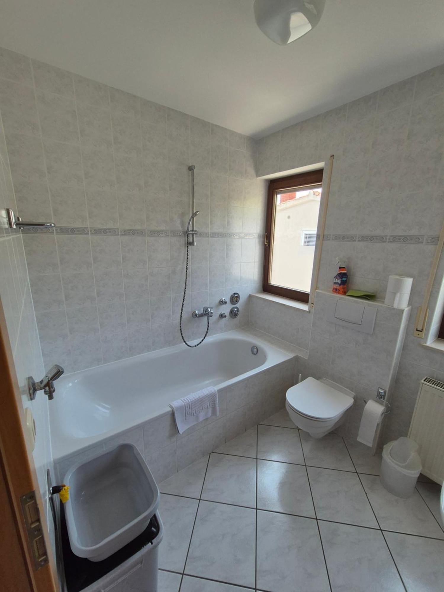Apartments And Rooms Mamic Dugi Rat Exterior photo