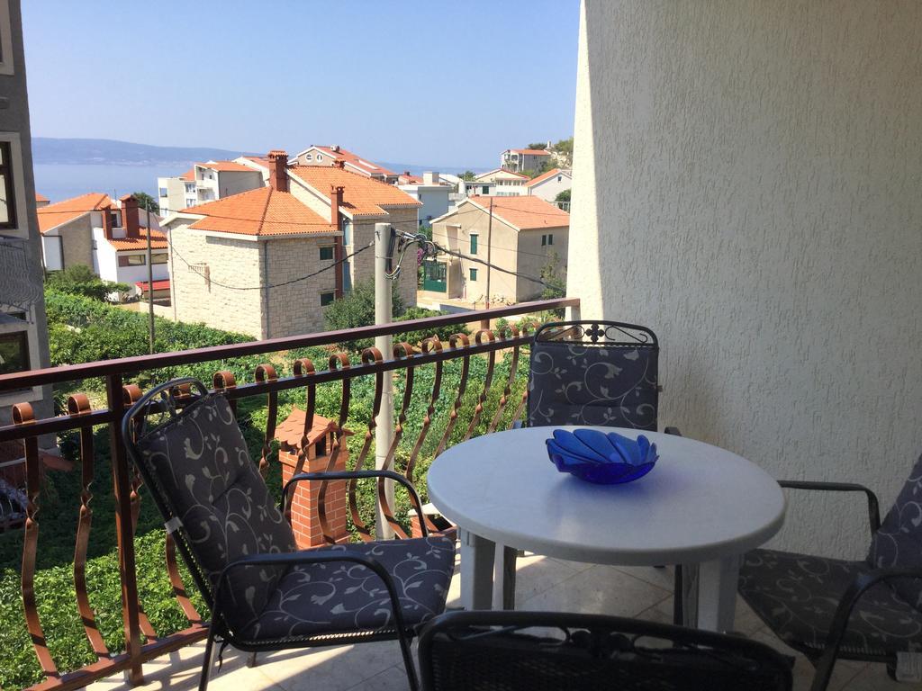 Apartments And Rooms Mamic Dugi Rat Exterior photo